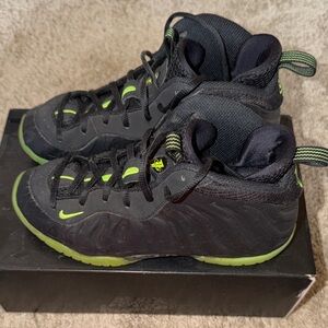 🔥Nike Little Posite One Kids Black and Neon Green.🔥